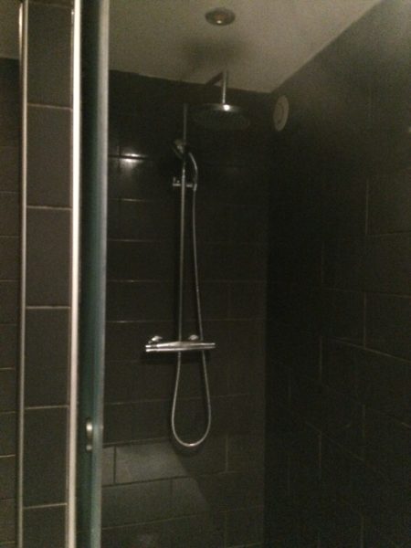 shower-spa-dans-le-noir-paris-massage-hammam-cares-claudia-lully-monsieur-madame